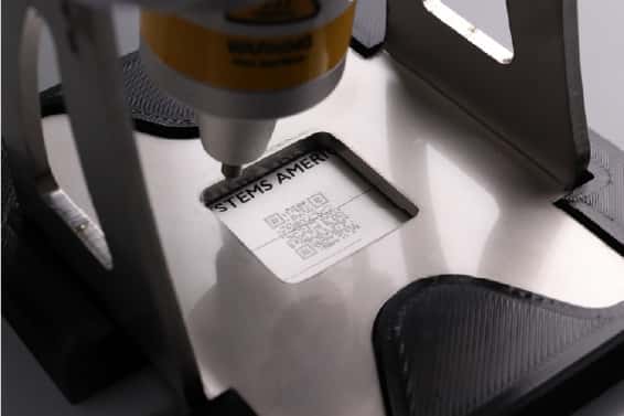3Dプリンター治具 QRコードも簡単に設定、銘板打刻にも。